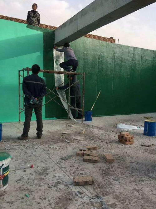 忠县针对老旧车间地面普遍存在的起砂、裂缝问题